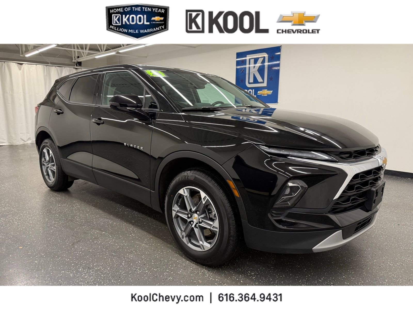 Used 2025 Chevrolet Blazer LT AWD/4WD image 1