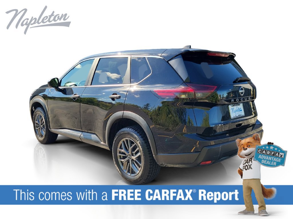 Used 2024 Nissan Rogue S AWD/4WD image 3