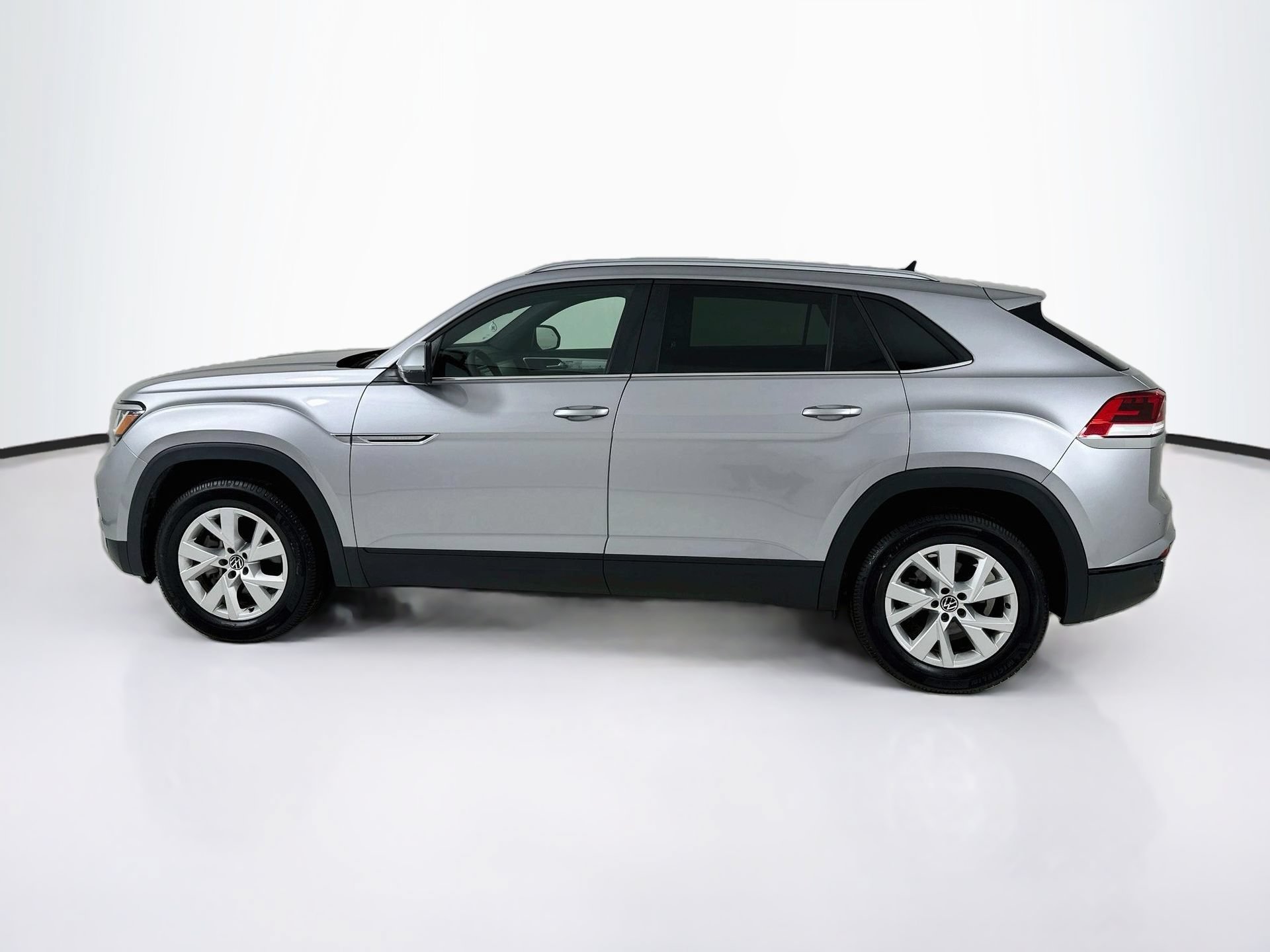 Used 2021 Volkswagen Atlas Cross Sport S FWD image 5