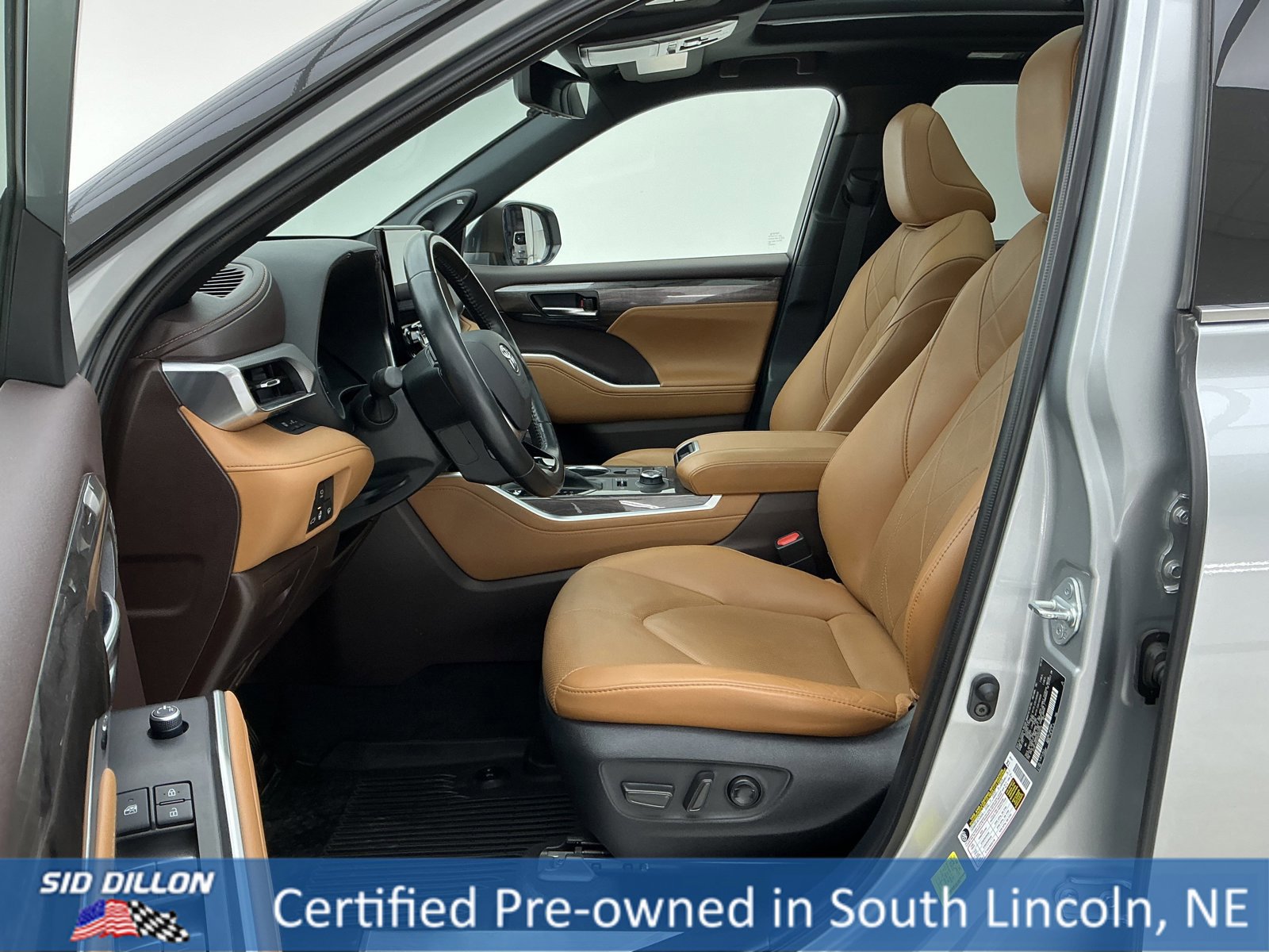 Used 2021 Toyota Highlander Platinum image 16