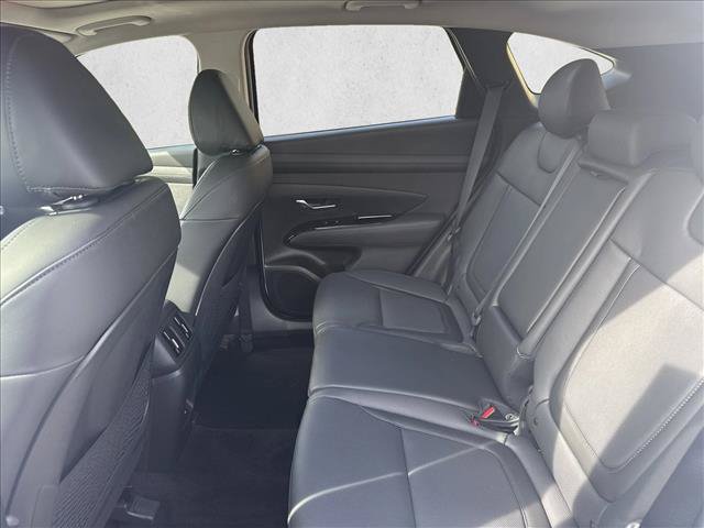 Used 2025 Hyundai Tucson Limited AWD/4WD image 16