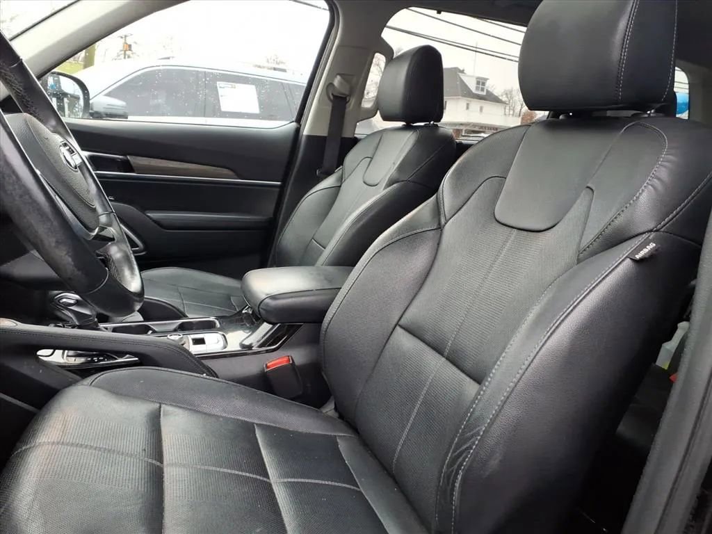 Used 2020 Kia Telluride EX w/ EX Premium Package image 25
