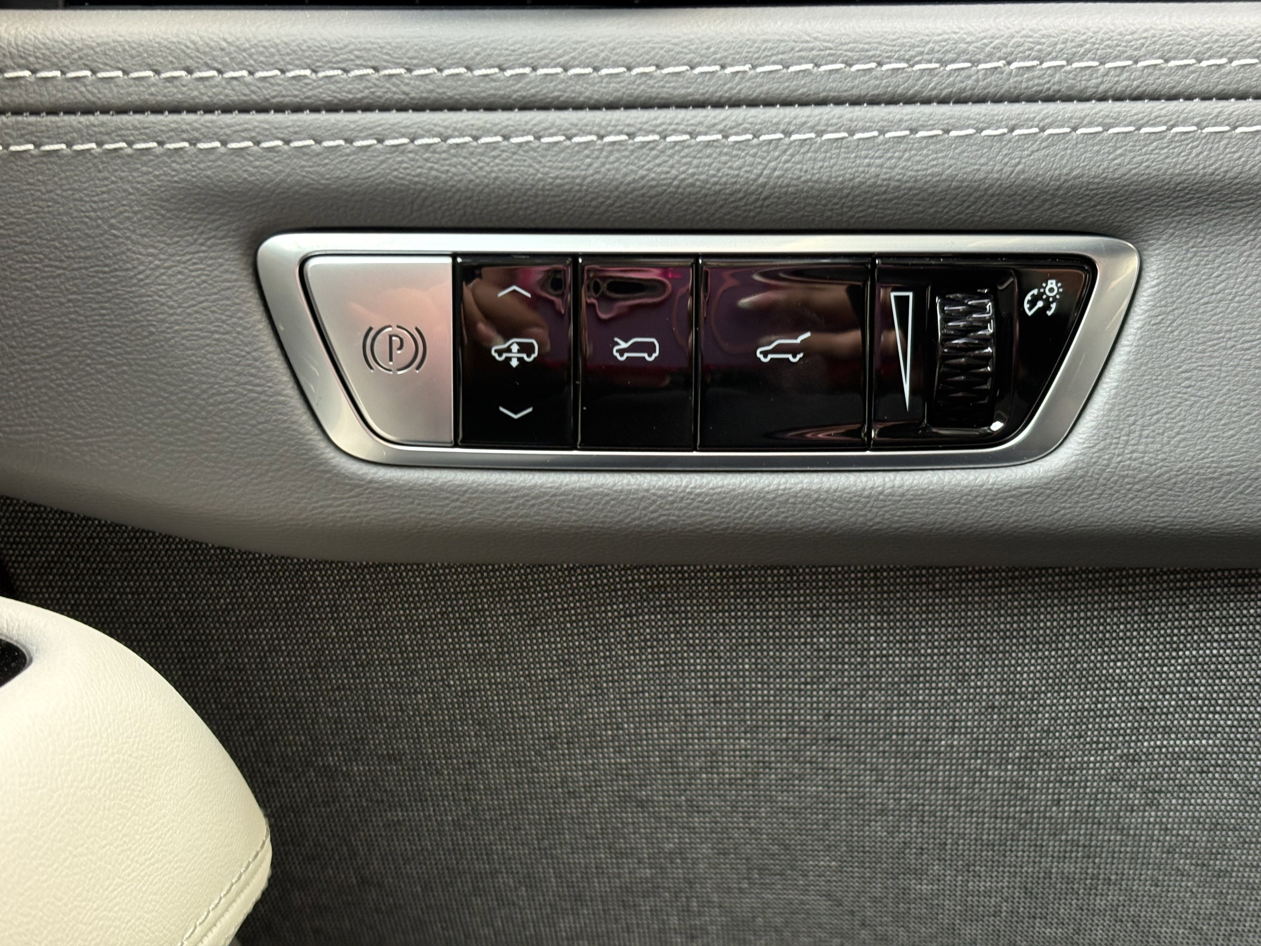 New 2026 Cadillac Escalade IQ Sport 1 w/ LPO, Floor Liner Package image 34