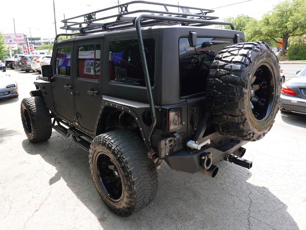 Used 2015 Jeep Wrangler Unlimited Sahara w/ Max Tow Package AWD/4WD image 5