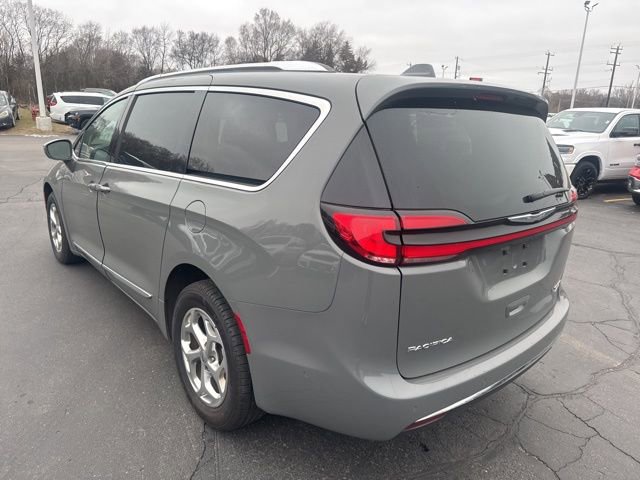 Used 2021 Chrysler Pacifica Limited w/ Premium & Safety Sphere Group image 8