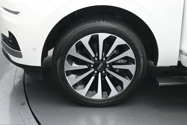 Certified 2023 Lincoln Navigator Reserve AWD/4WD image 37