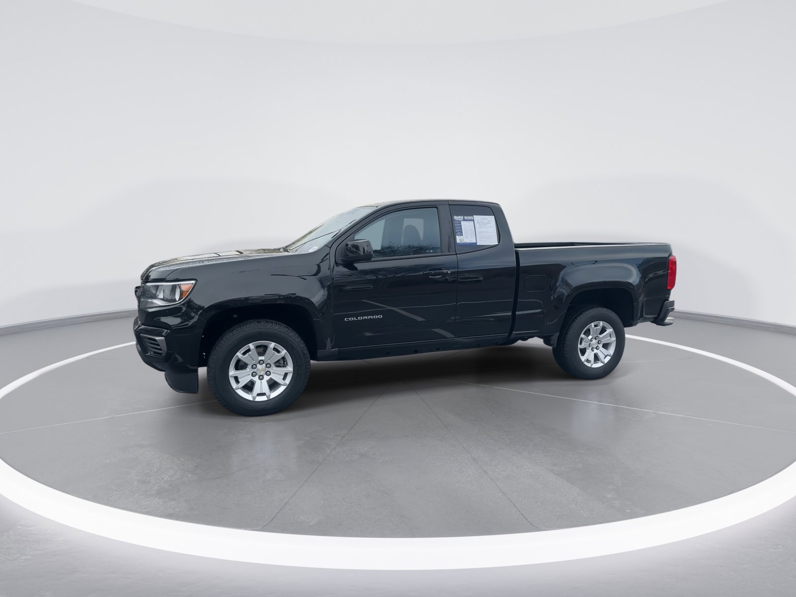 Used 2022 Chevrolet Colorado LT w/ Fleet Safety Package image 5