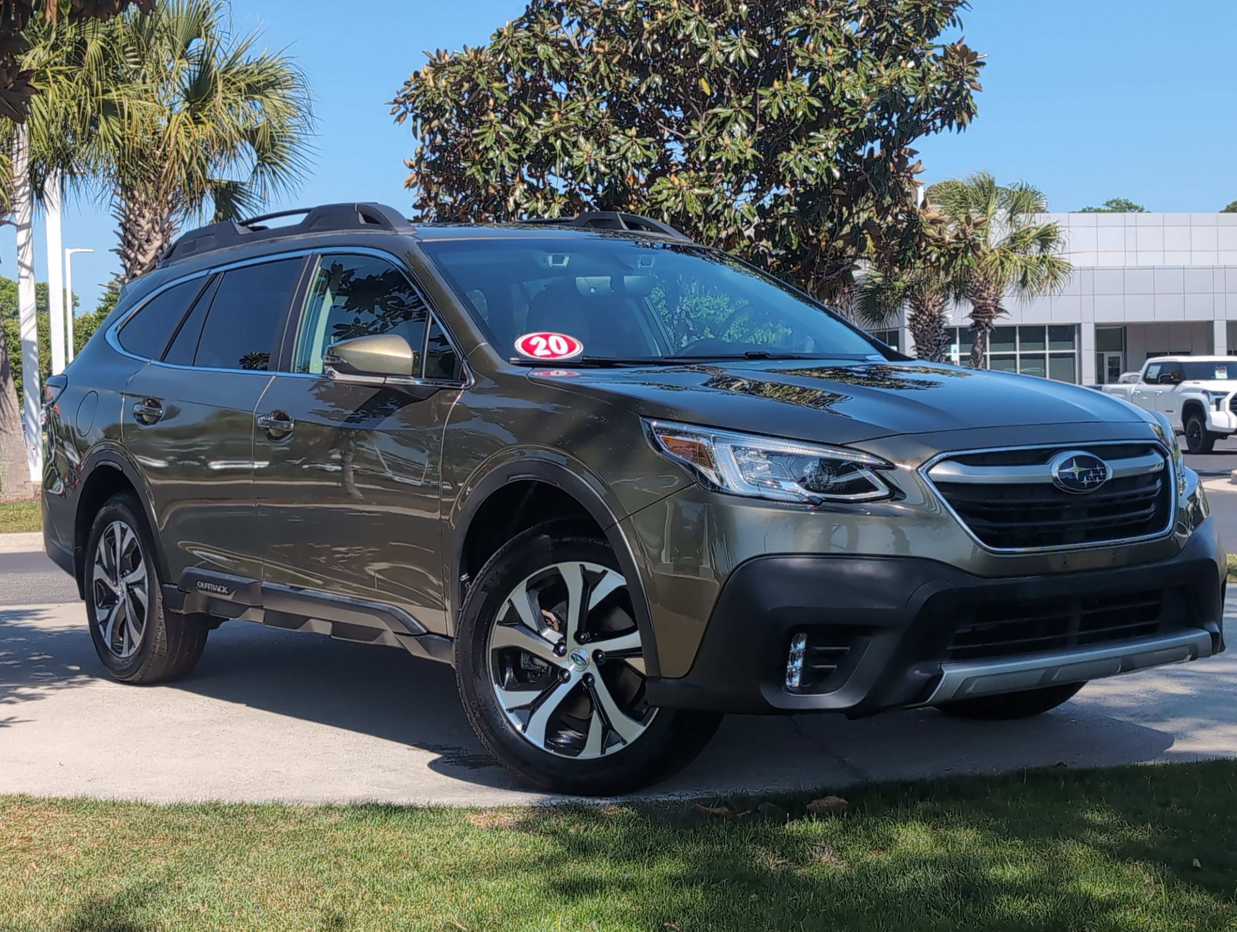 Used 2020 Subaru Outback Limited w/ Popular Package #2 image 2