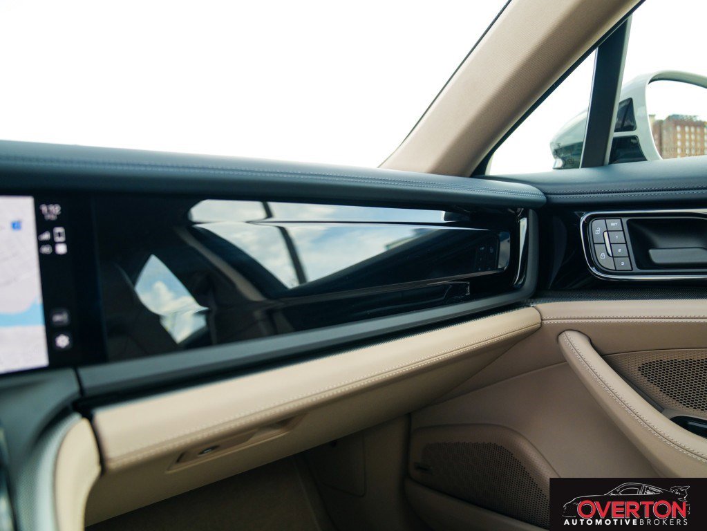 Used 2025 Porsche Panamera 4 image 23