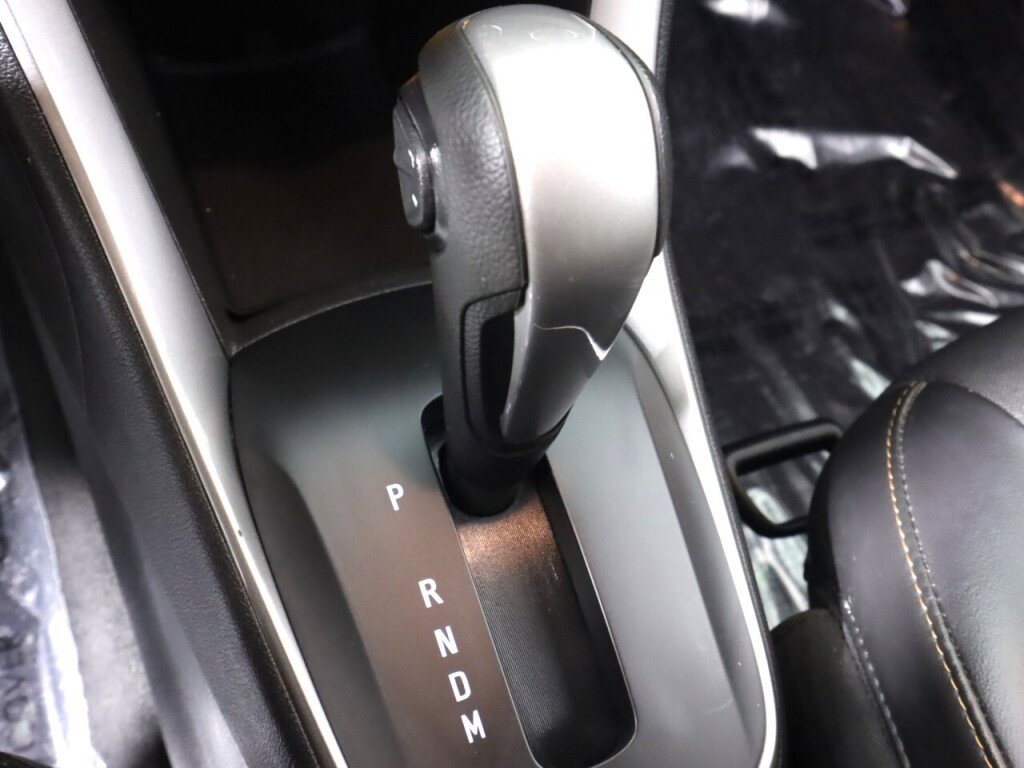 Used 2021 Chevrolet Trax LT w/ LT Convenience Package image 26