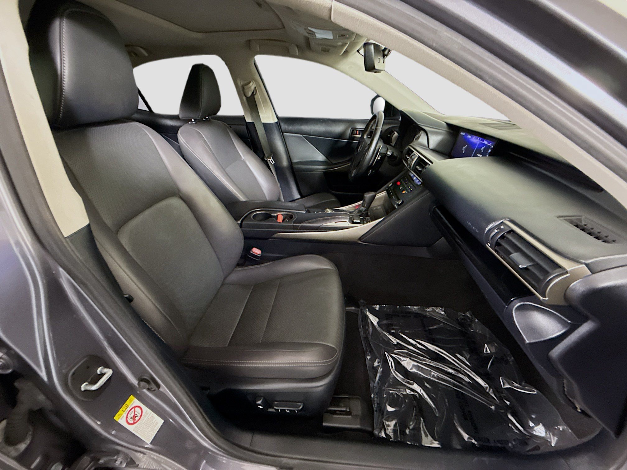 Used 2018 Lexus IS 300 w/ Comfort Package RWD image 29