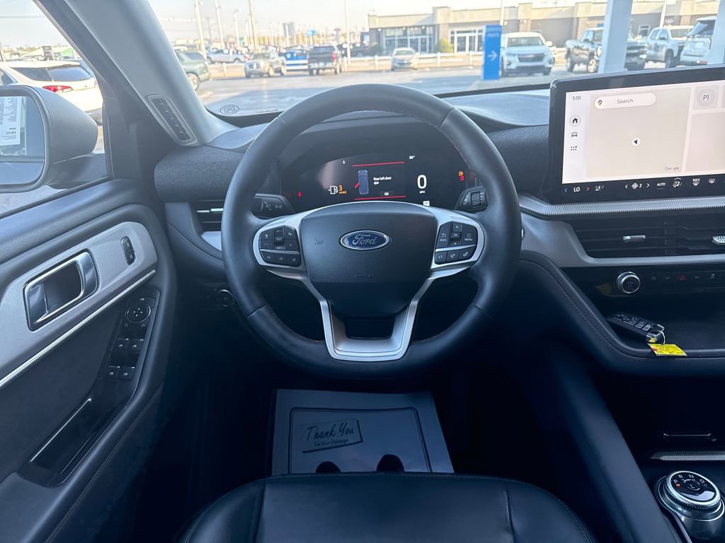Used 2025 Ford Explorer Active w/ Active Comfort Package image 16