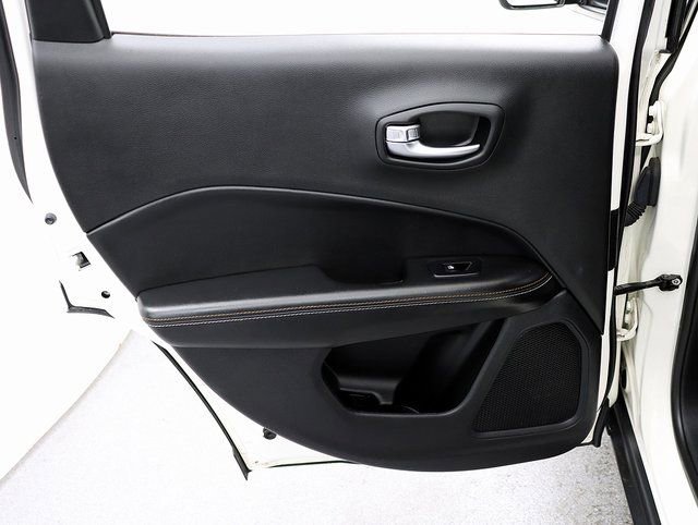 Used 2019 Jeep Compass Latitude image 25