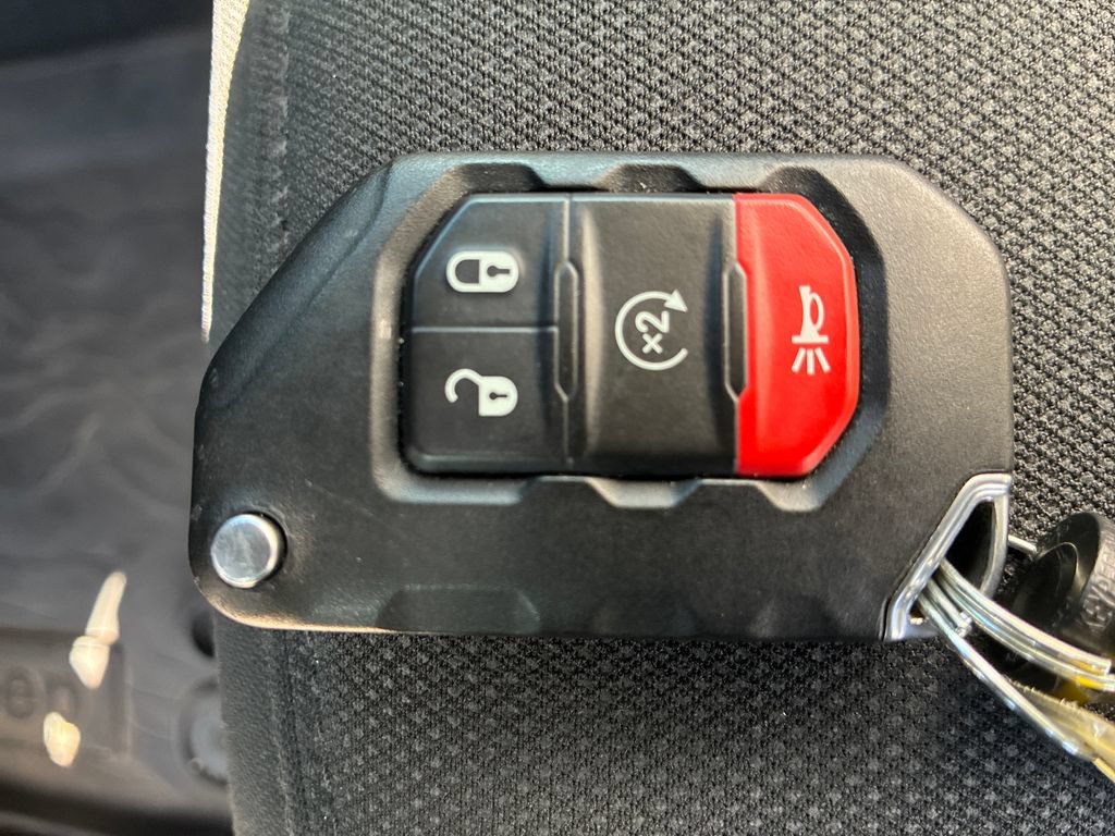 Used 2022 Jeep Gladiator Sport AWD/4WD image 19