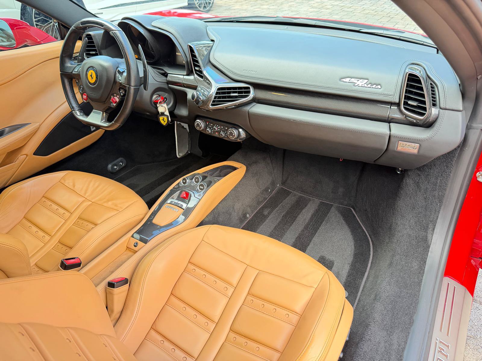 Used 2011 Ferrari 458 Italia Coupe RWD image 57