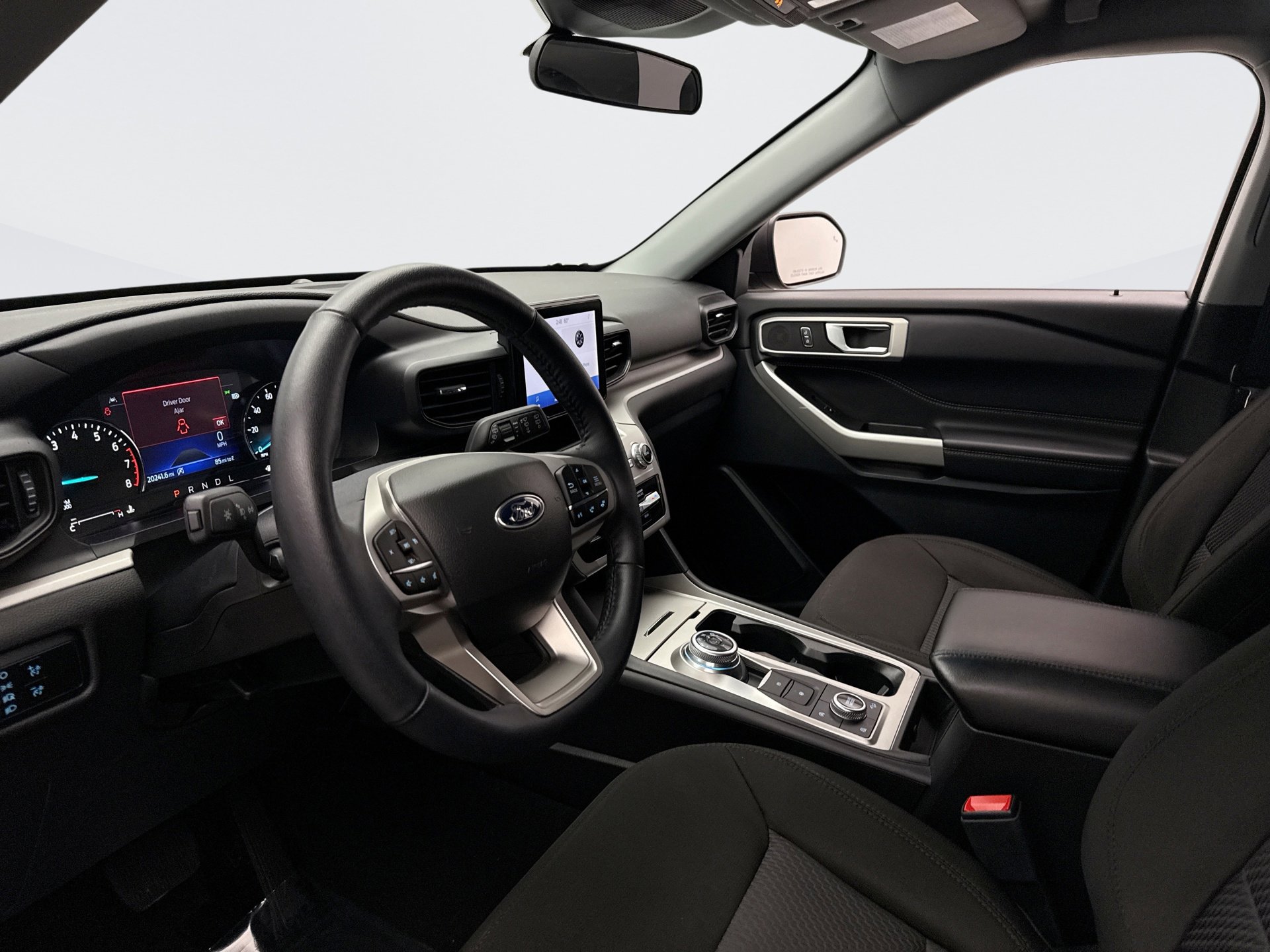 Used 2023 Ford Explorer XLT image 10