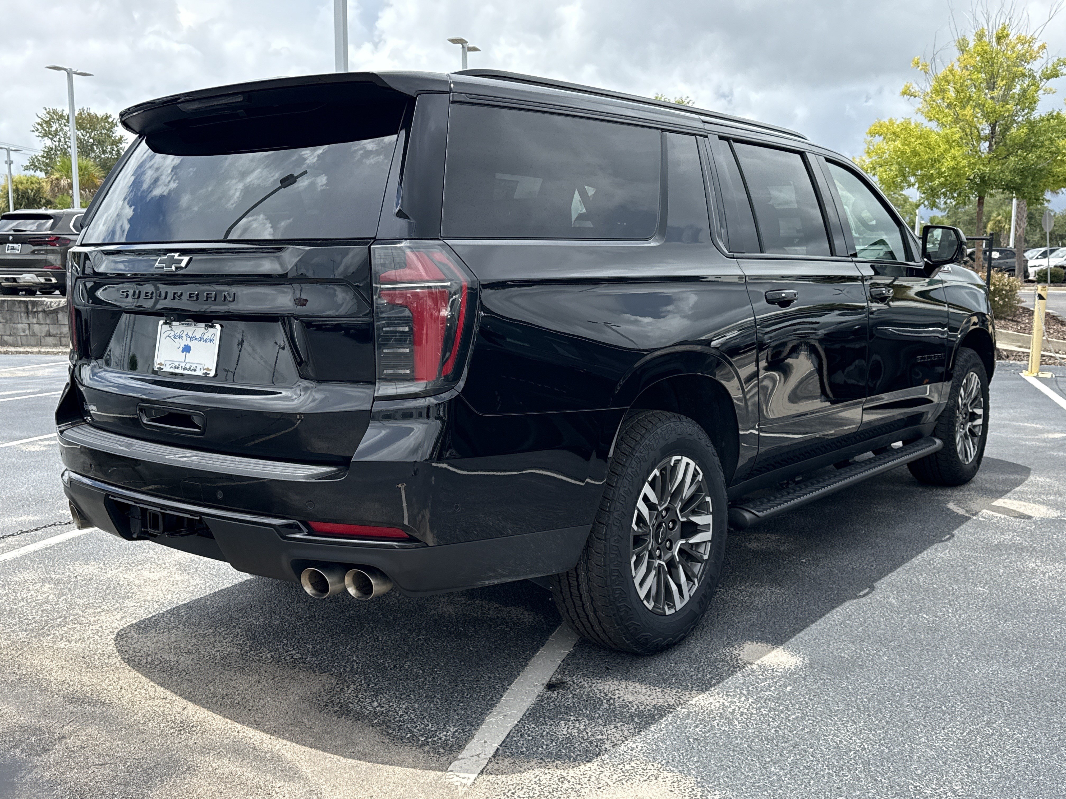 Used 2025 Chevrolet Suburban Z71 AWD/4WD image 16