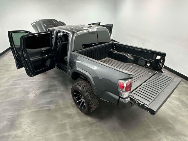 Used 2020 Toyota Tacoma TRD Sport AWD/4WD image 18