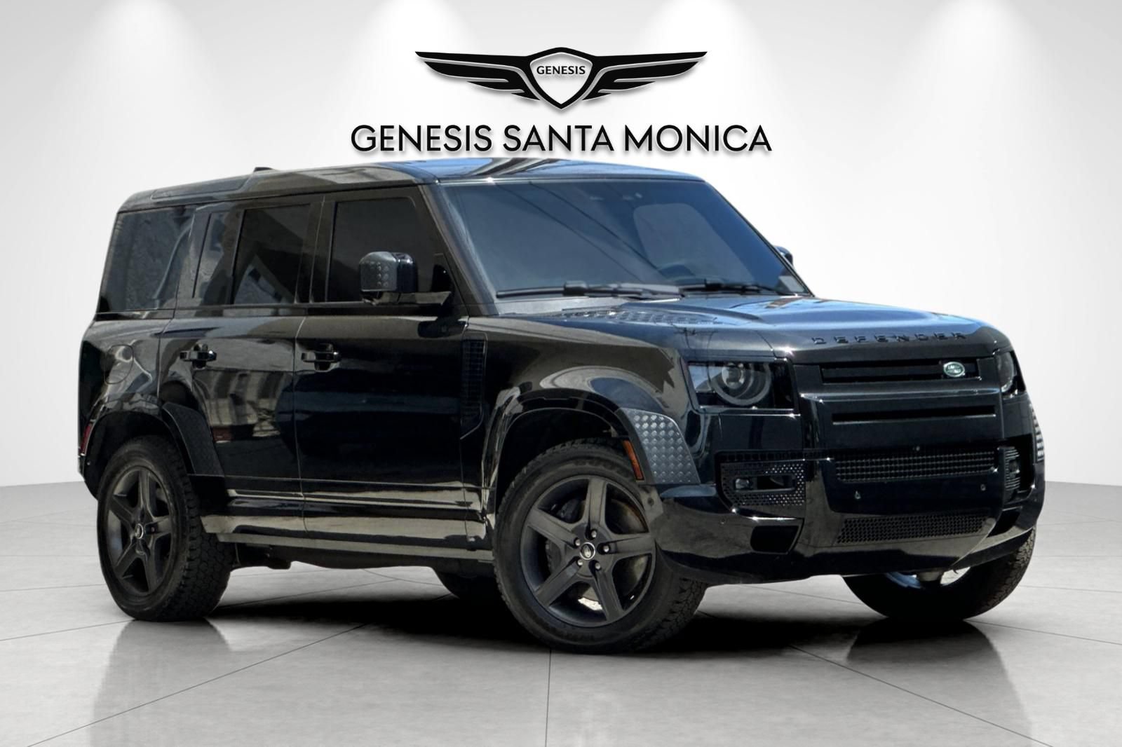 Used 2025 Land Rover Defender 110 X-Dynamic SE AWD/4WD image 2