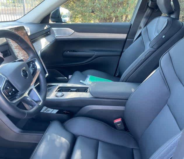 Used 2025 Volvo EX90 Ultra AWD/4WD image 2