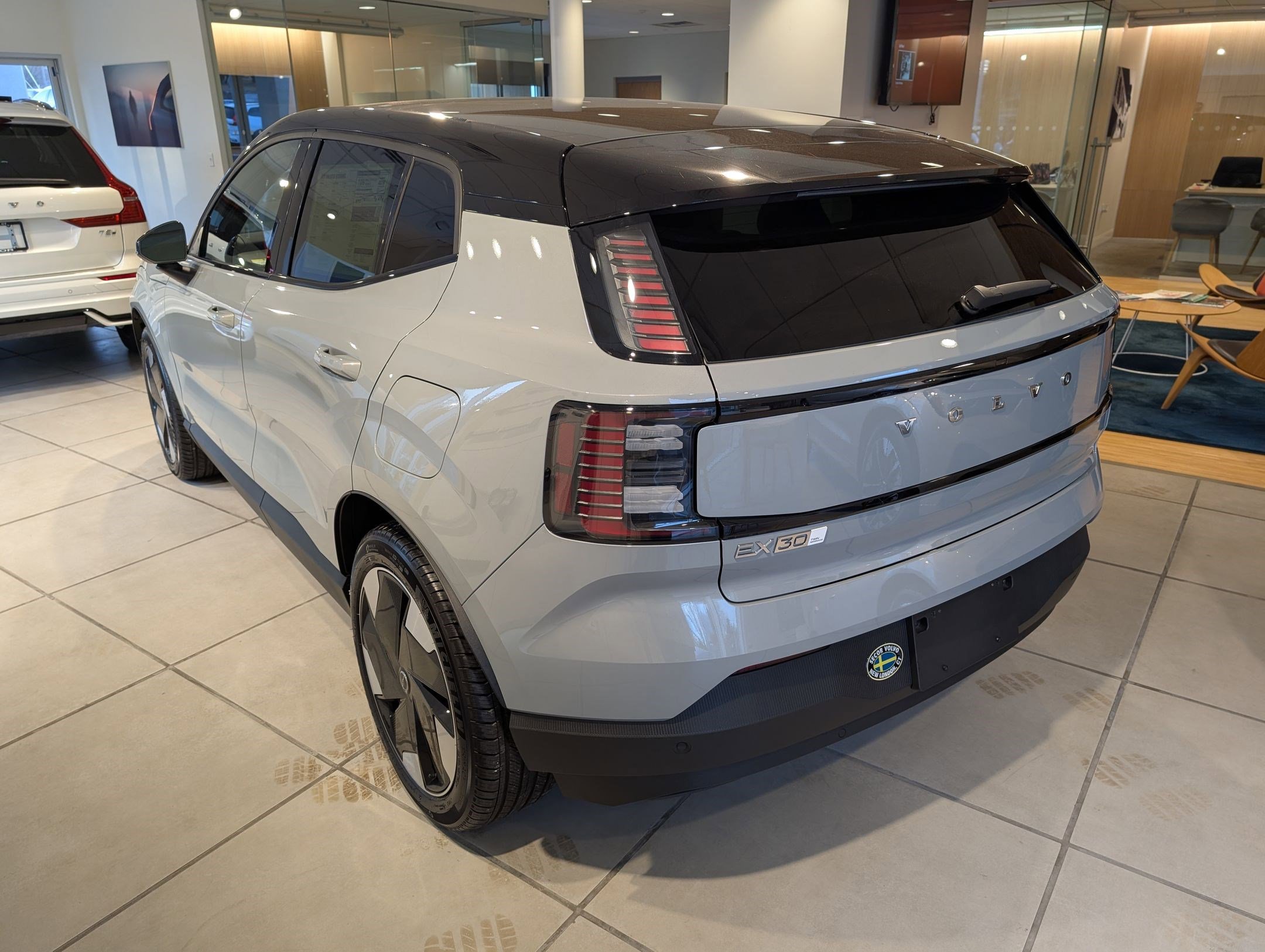 New 2025 Volvo EX30 Plus w/ Protection Package Premier image 4