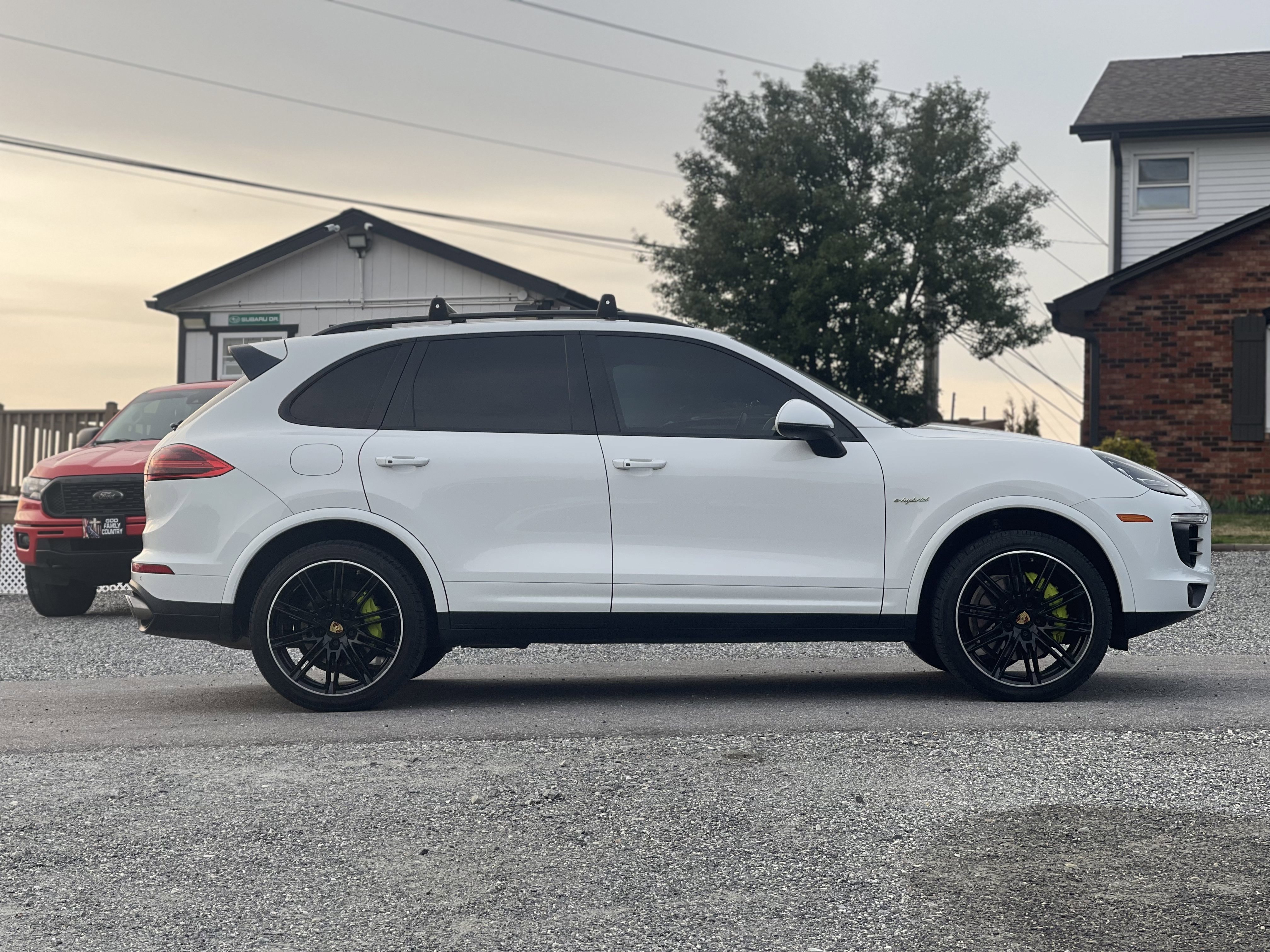 Used 2018 Porsche Cayenne S Platinum image 3