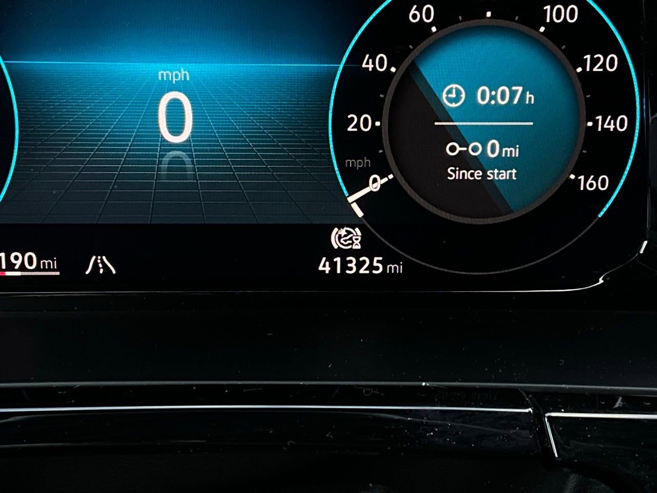 Used 2025 Volkswagen Atlas Cross Sport SE FWD image 41