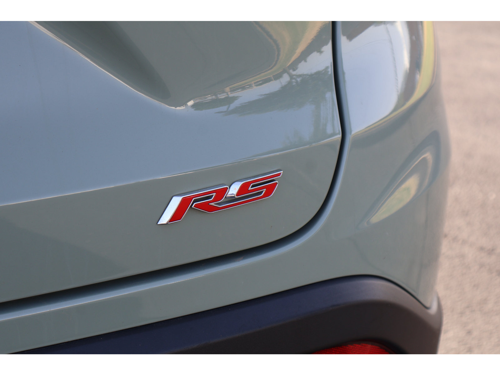 Used 2024 Chevrolet Trax RS FWD image 12