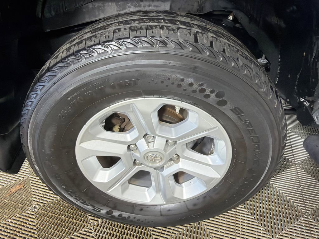 Used 2018 Toyota 4Runner SR5 Premium image 19