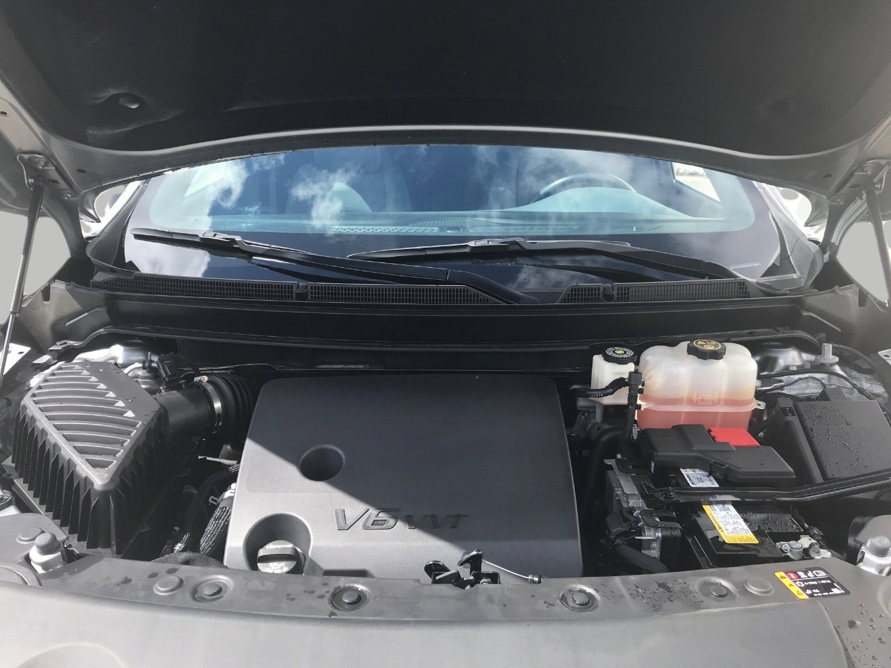 Used 2023 Buick Enclave Essence image 18