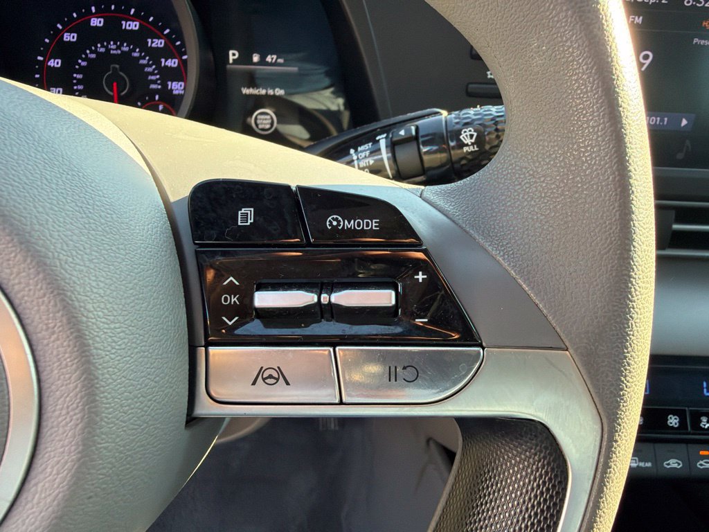 Used 2022 Hyundai Elantra SEL w/ Preferred Accessory Package FWD image 19