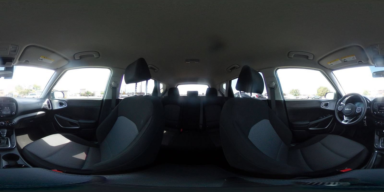 Used 2025 Kia Soul LX w/ LX Technology Package FWD image 39