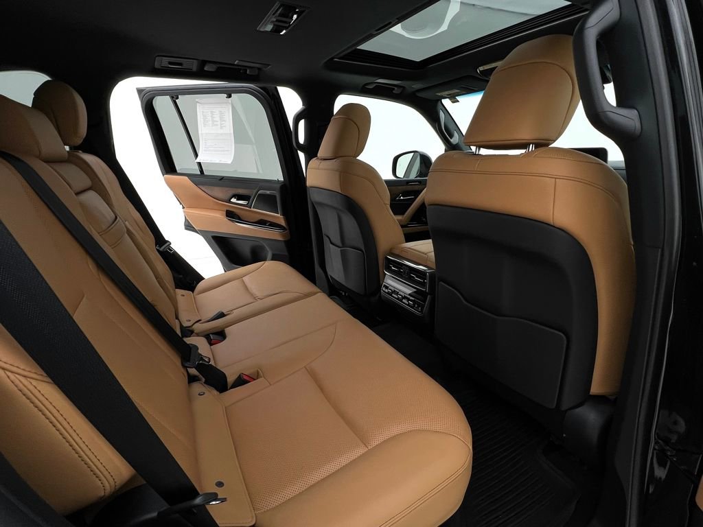 Used 2024 Lexus LX 600 4WD w/ Appearance Package image 14