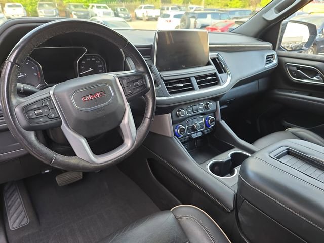 Used 2021 GMC Yukon XL SLT w/ SLT Premium Package image 15
