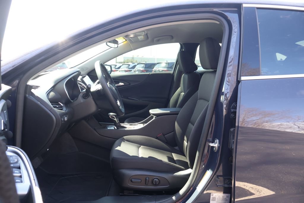 Used 2025 Chevrolet Malibu RS w/ LPO, Floor Liner Package image 32