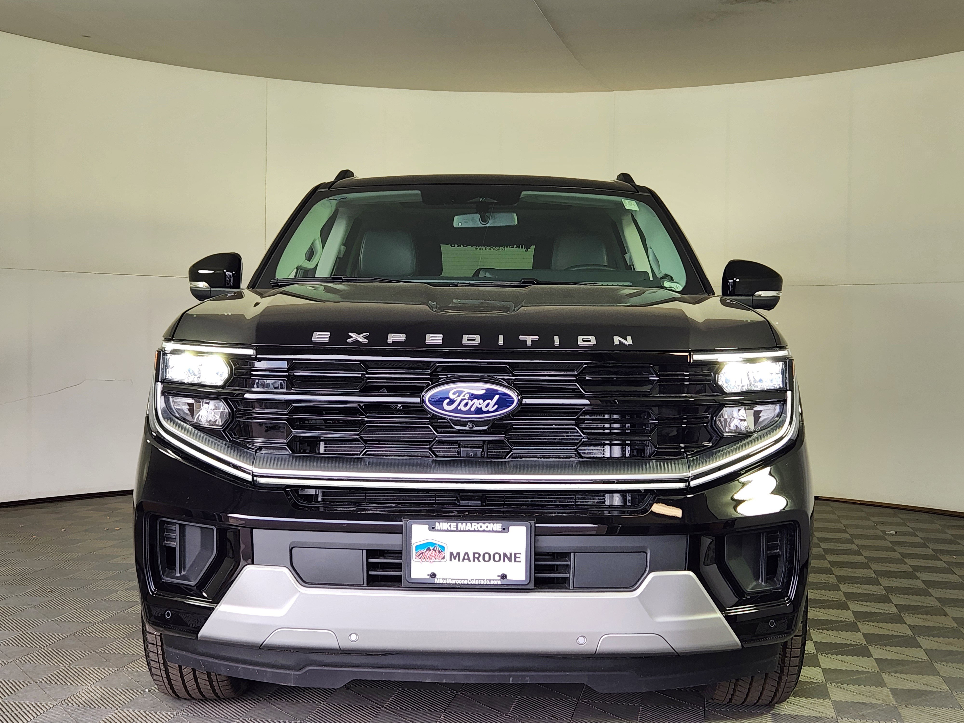 New 2026 Ford Expedition Platinum w/ Driver's Package AWD/4WD image 2