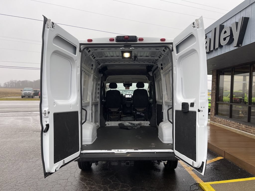 New 2025 RAM ProMaster 2500 w/ Premium Convenience Group FWD image 6