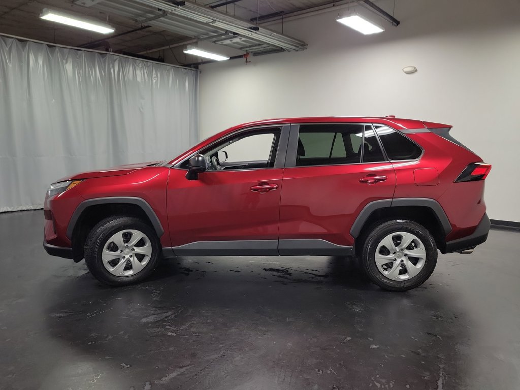 Used 2023 Toyota RAV4 LE FWD image 5