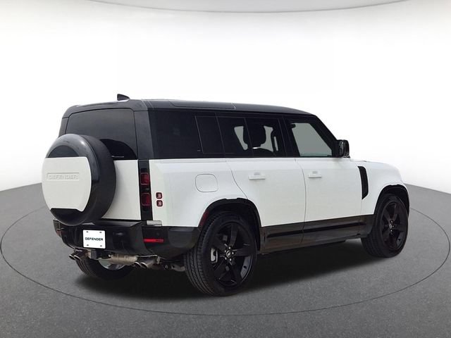 Used 2025 Land Rover Defender 110 X-Dynamic SE AWD/4WD image 5