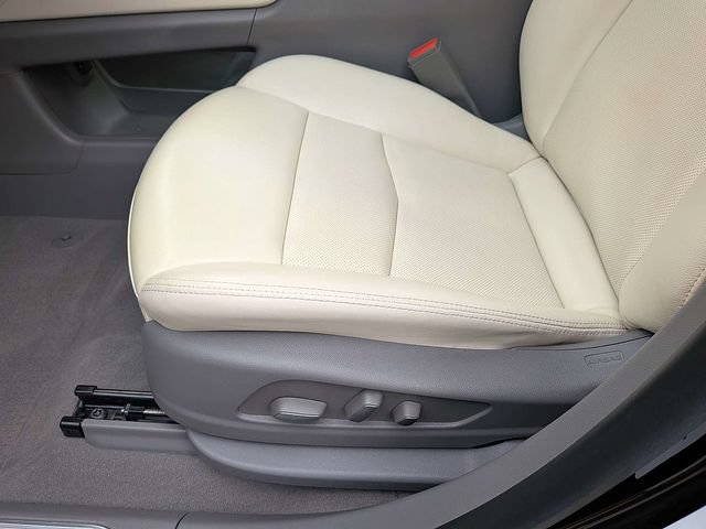 Certified 2024 Cadillac XT5 Premium Luxury FWD image 24