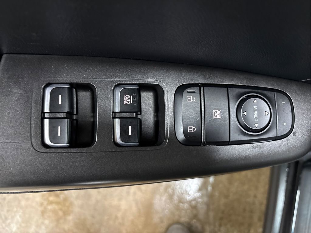 Used 2022 Kia Sportage LX image 32