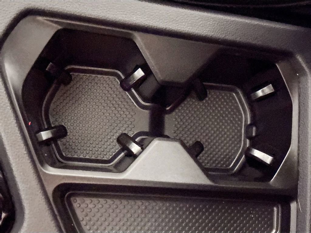 Used 2024 Volkswagen Taos SE image 15