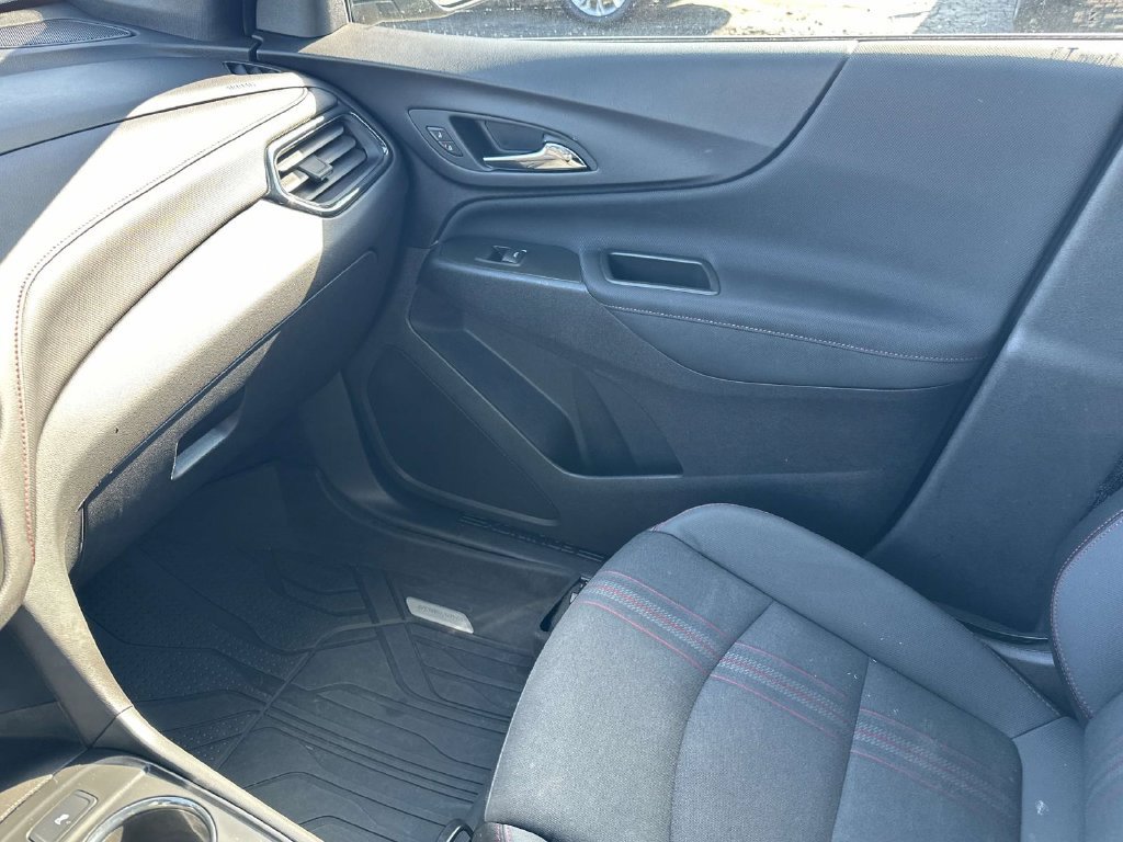 Used 2024 Chevrolet Equinox RS w/ LPO, Floor Liner Package FWD image 30