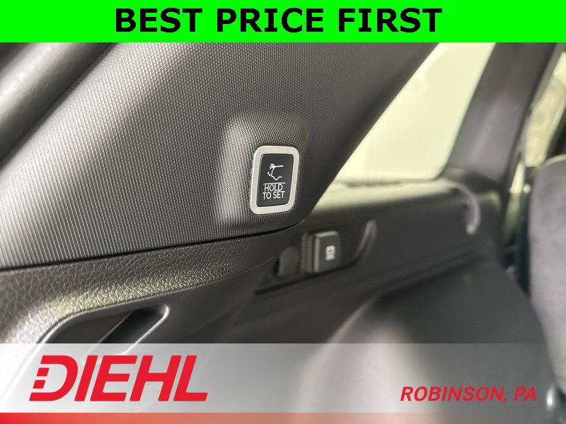 New 2025 Jeep Grand Cherokee Altitude image 11