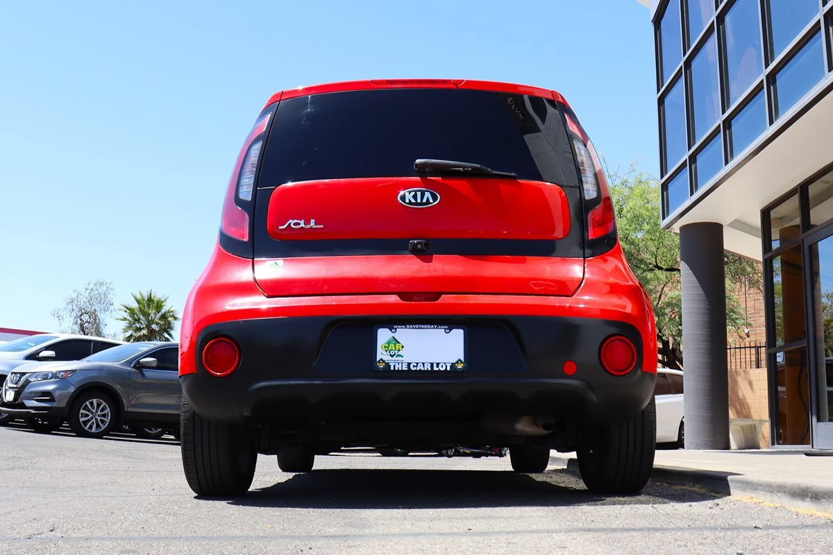 Used 2018 Kia Soul + FWD image 12
