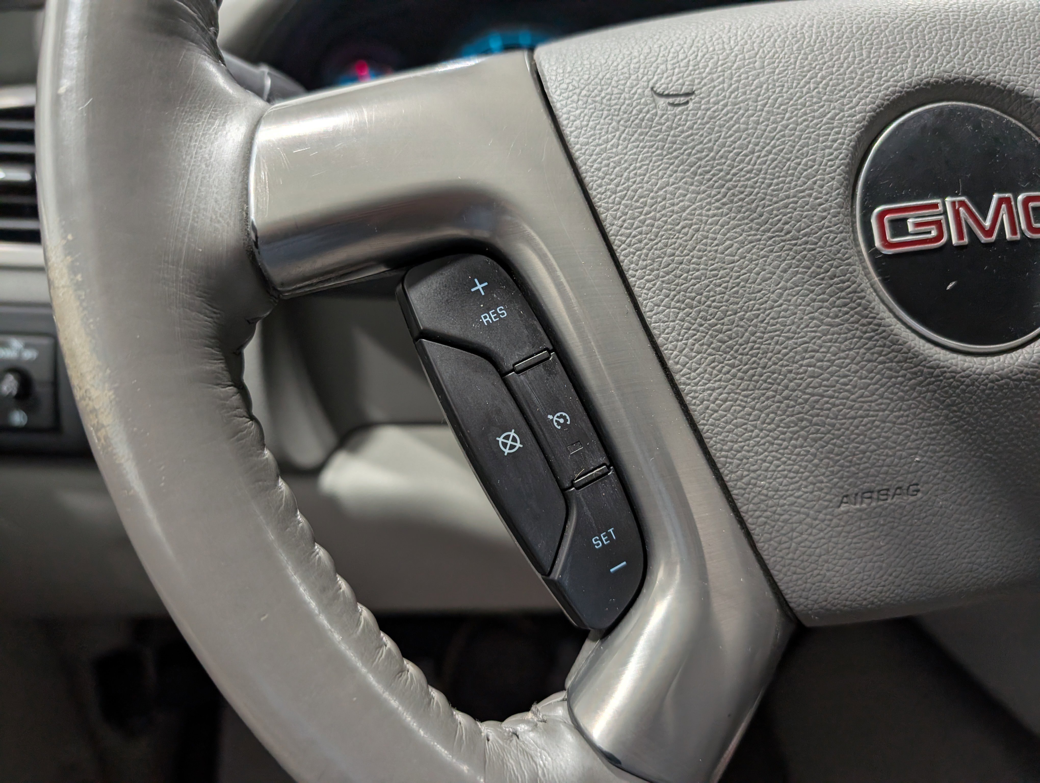 Used 2009 GMC Sierra 2500 SLT w/ SLT Convenience Package image 26