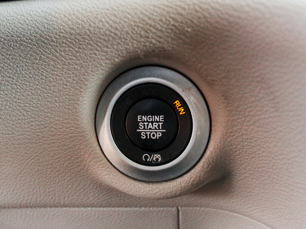 Used 2023 Chrysler Pacifica Touring-L FWD image 16