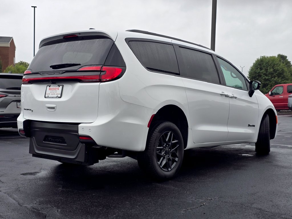 Used 2027 Chrysler Pacifica Select w/ S Appearance Package FWD image 8