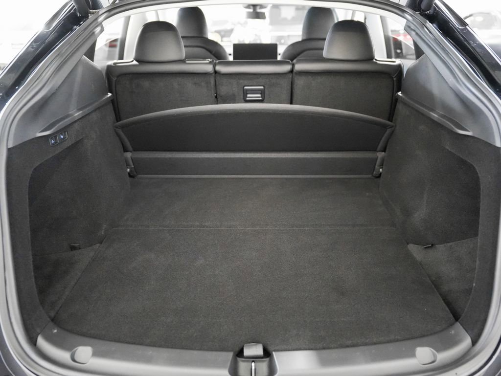 Used 2024 Tesla Model Y Long Range AWD/4WD image 39