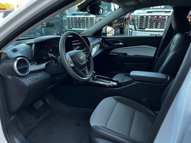 Used 2024 Chevrolet Trax LT image 16